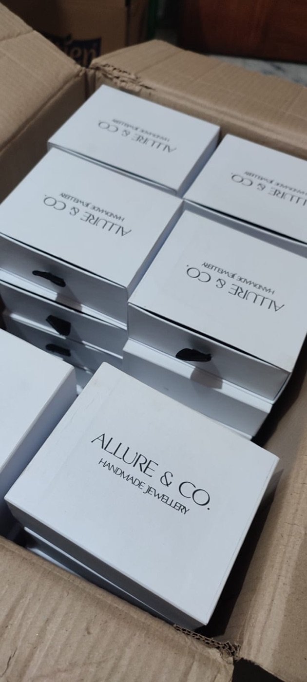 Allure & Co. rigid jewellery box